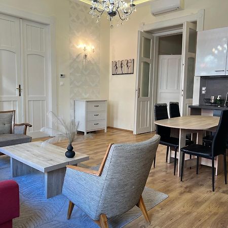 P9 By Small Home Boedapest Buitenkant foto