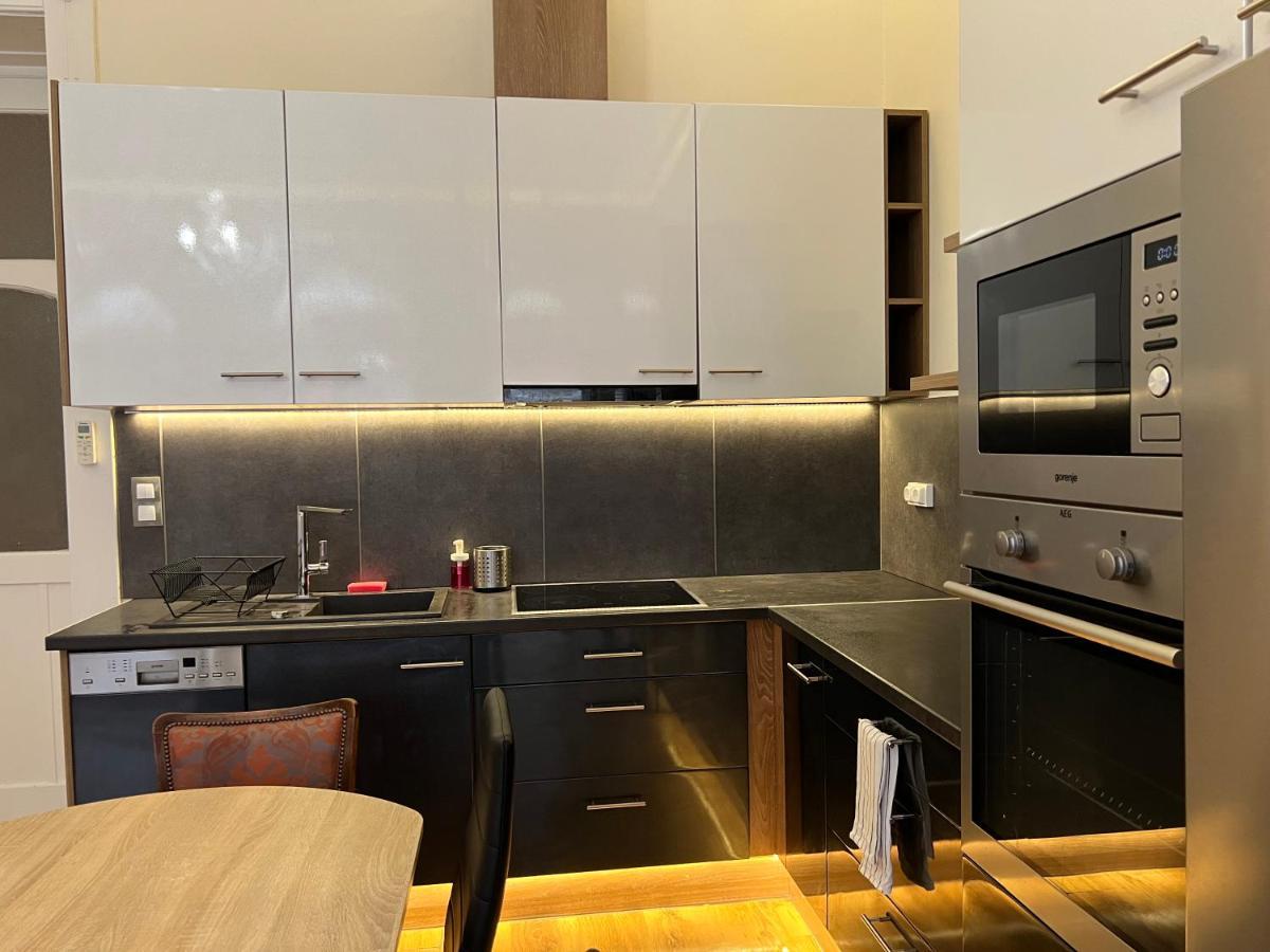 P9 By Small Home Boedapest Buitenkant foto